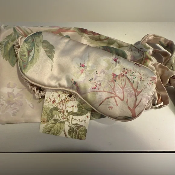 NWT AERIN X Colefax and Fowler ELOISE Silk Sleep Mask And Silk Drawstring Bag - Picture 12 of 13
